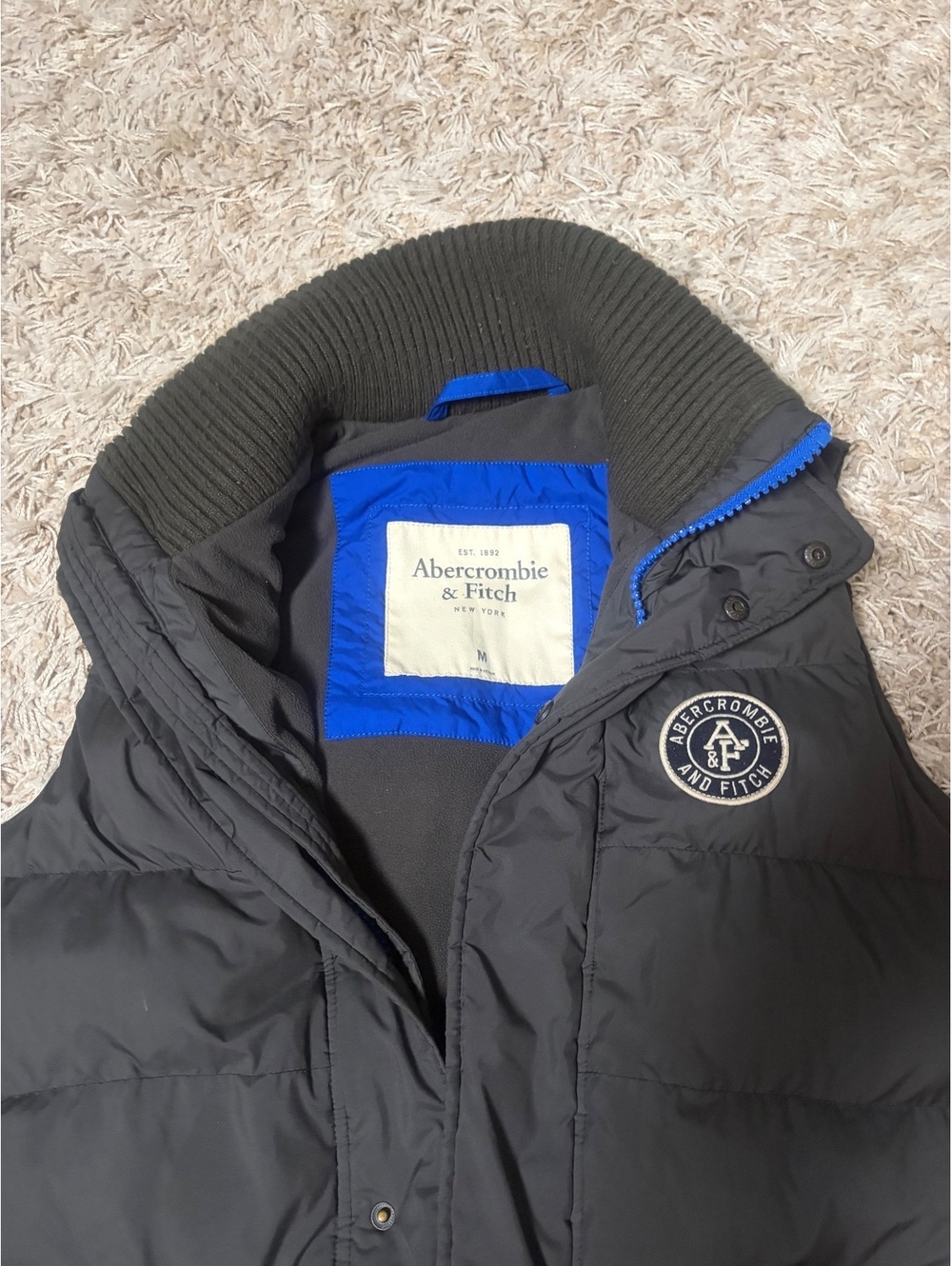 Abercrombie & Fitch Men's Black Puffer Vest with Ribbed Neck